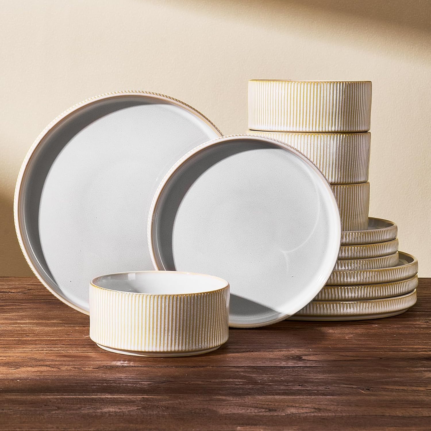 Richmount Star 12-Piece Plate Set, Crockery Set for 4 People, Stoneware Crockery Set, Anti-Scratch Dinner Service, Microwave & Dishwasher Safe, Cappuccino White