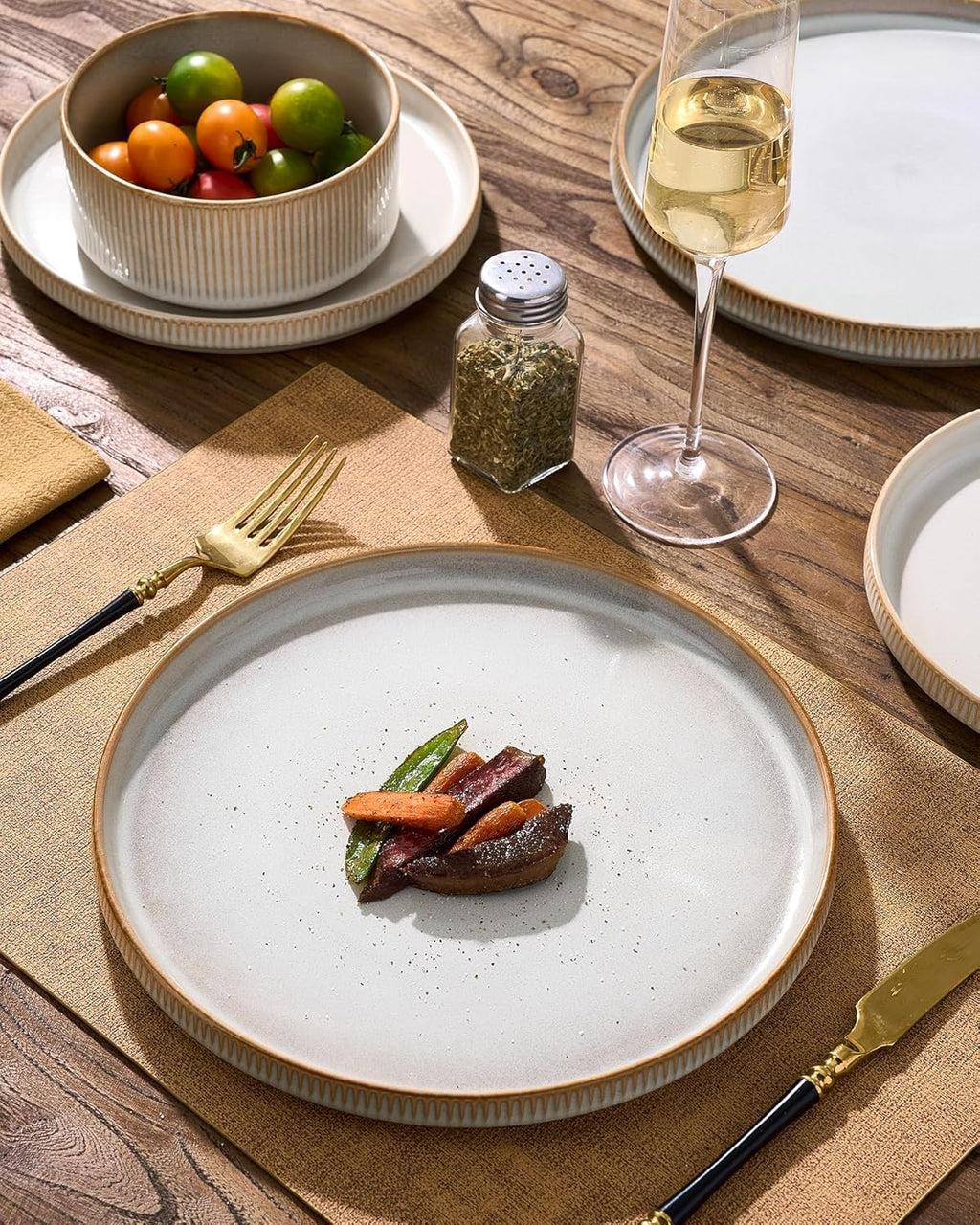 Richmount Star 12-Piece Plate Set, Crockery Set for 4 People, Stoneware Crockery Set, Anti-Scratch Dinner Service, Microwave & Dishwasher Safe, Cappuccino White